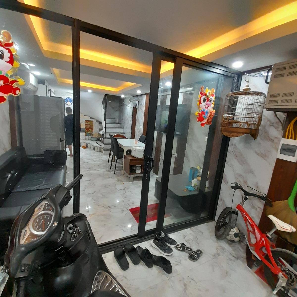 Cần bán nhanh nhà 3 tầng, 30m2 tại Khương Trung, Thanh Xuân, giá 3.5 tỷ, chính chủ, tiện kinh doanh. - Ảnh 1